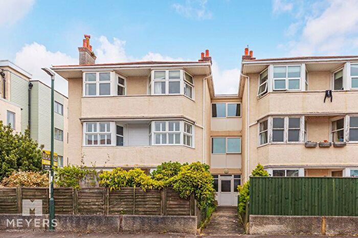 3 Bedroom Flat For Sale In Chatfield Court, Boscombe Spa Road, Bournemouth, BH5