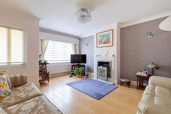 2 Bedroom Semi-Detached House For Sale In New Farm Court, The Village, Great Barrow, CH3