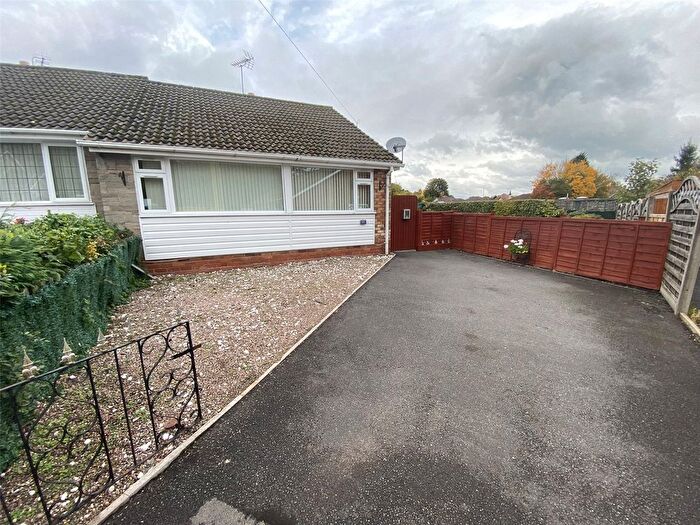 2 Bedroom Bungalow For Sale In School Grove, Oakengates, Telford, Shropshire, TF2