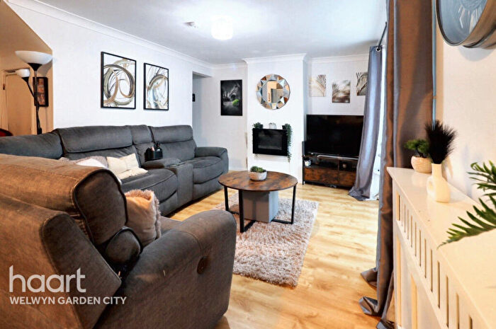 3 Bedroom Terraced House For Sale In Indells, Hatfield, AL10