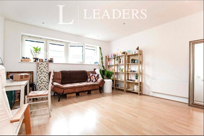 2 Bedroom Apartment For Sale In Livery Street, Leamington Spa, Warwickshire, CV32