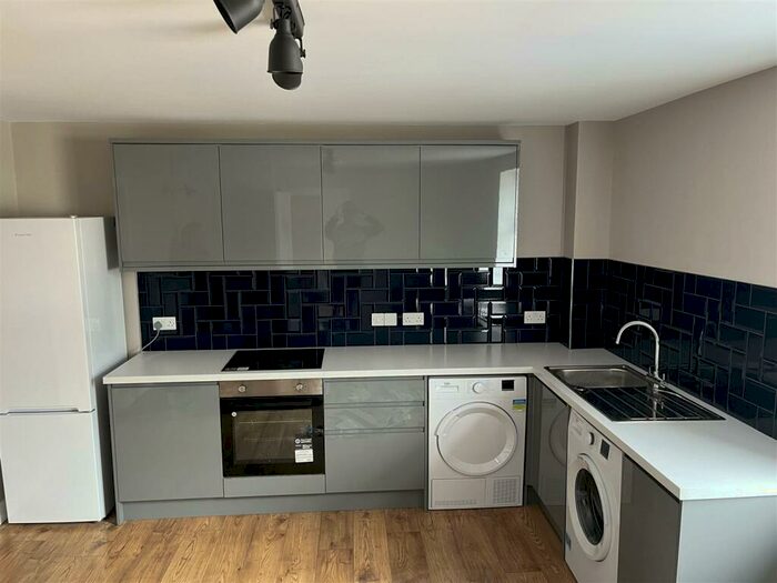 2 Bedroom House To Rent In Gloucester Road, Patchway, BS34