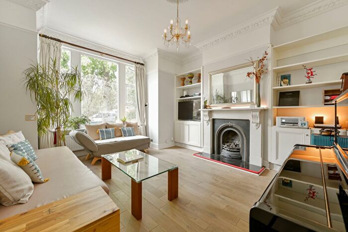 4 Bedroom Property To Rent In Drayton Road, West Ealing, London, W13