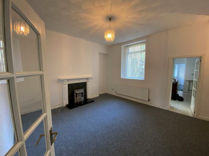 4 Bedroom House To Rent In West Street, Gorseinon, Swansea, SA4