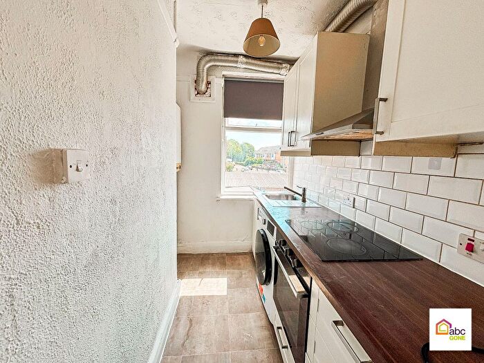 2 Bedroom Flat To Rent In Flat A Roneo Corner, Hornchurch, Essex, Uk, RM12