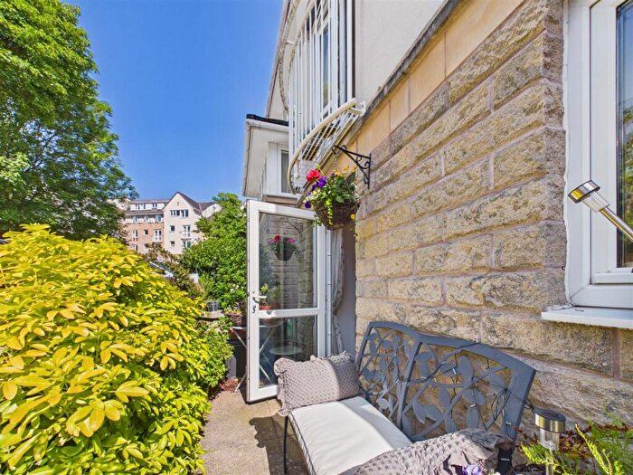 1 Bedroom Flat For Sale In Munro Court, Bartin Close, Ecclesall, Sheffield, S11