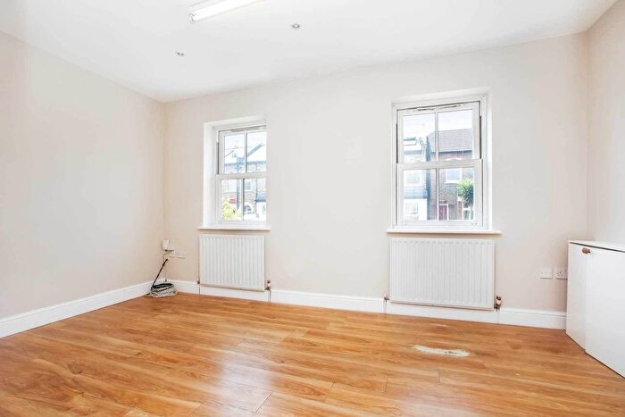 2 Bedroom Flat To Rent In Drakefield Road, Tooting Bec, SW17