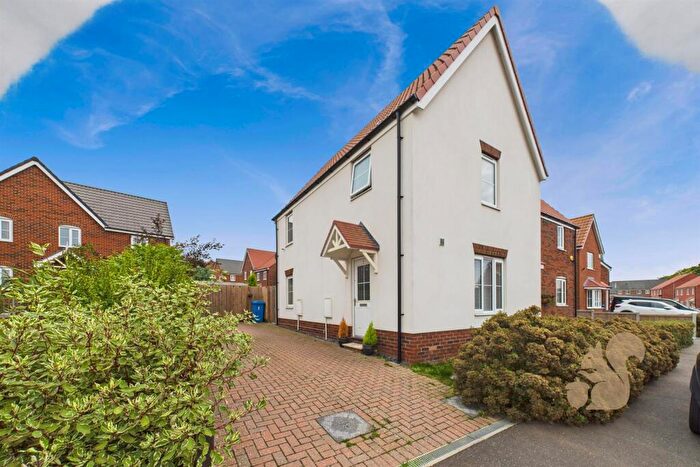 3 Bedroom Semi-Detached House For Sale In Grace Farrant Road, Great Cornard, CO10