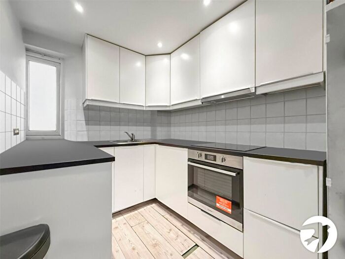 1 Bedroom Flat To Rent In Kirkdale, London, SE26