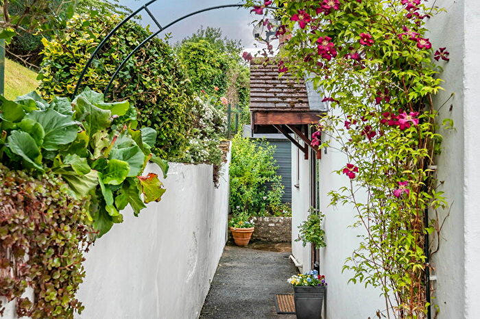 4 Bedroom Detached House For Sale In Chapel Street, Warminster, BA12