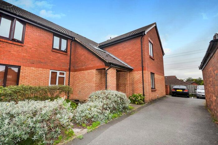 1 Bedroom Flat To Rent In Keats Close, Colliers Wood, London, SW19