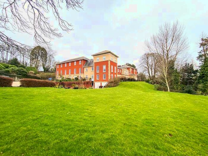 3 Bedroom Flat For Sale In 3 Prispen House, Prispen Drive, Silverton, Devon, EX5