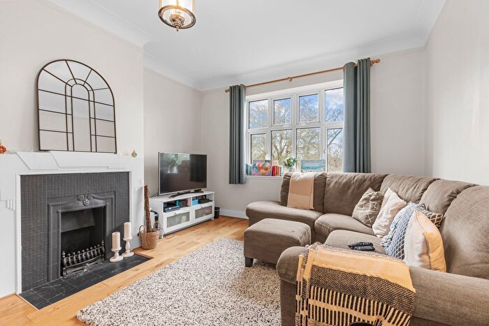 2 Bedroom Flat To Rent In Shoot Up Hill, London, NW2