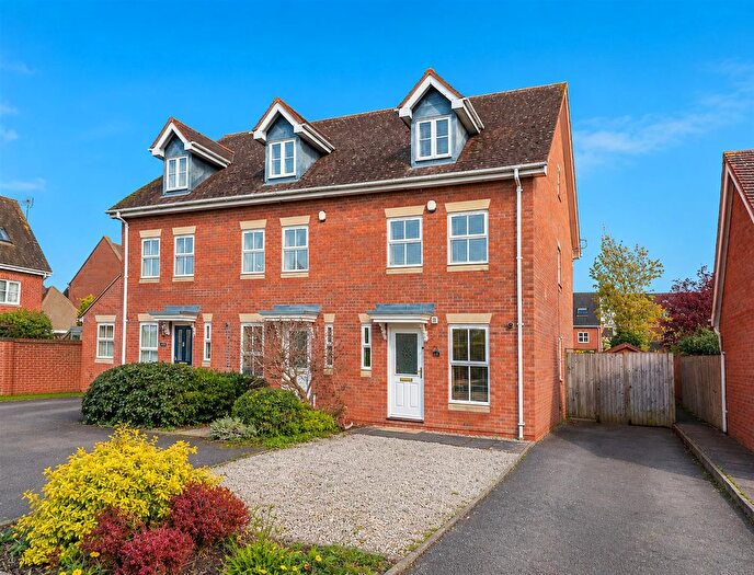 3 Bedroom End Of Terrace House To Rent In Lady Grey Avenue, Heathcote, Warwick, CV34