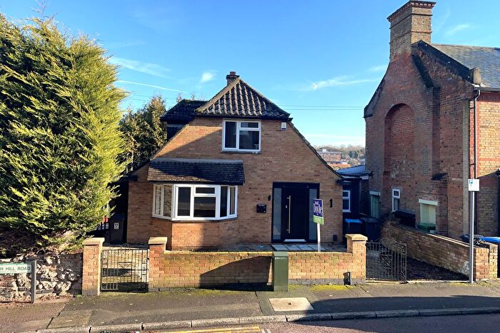 4 Bedroom Detached House For Sale In South Hill Road, Hemel Hempstead, HP1