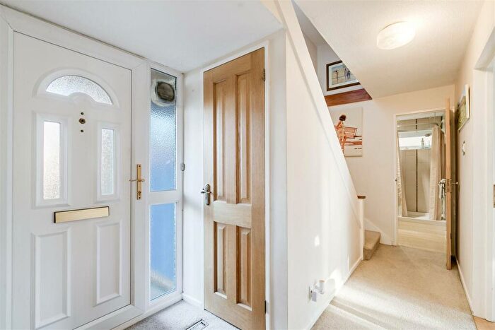 4 Bedroom Detached House For Sale In Pear Tree Dell, Letchworth Garden City, SG6