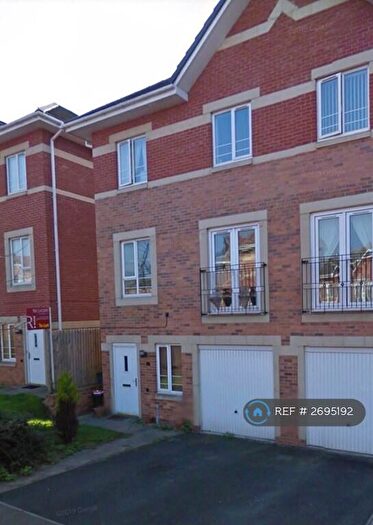 4 Bedroom End Of Terrace House To Rent In Anchor Crescent, Birmingham, B18