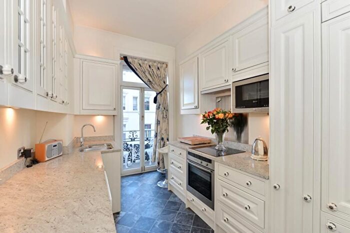 2 Bedroom Flat For Sale In Langham Mansions, Earl's Court Square, Earls Court, London, SW5