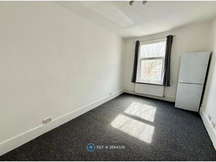 2 Bedroom Flat To Rent In Stanley Road, London, E12