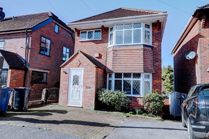 1 Bedroom Garage / Parking To Rent In Hampden Road, High Wycombe, Buckinghamshire, HP13