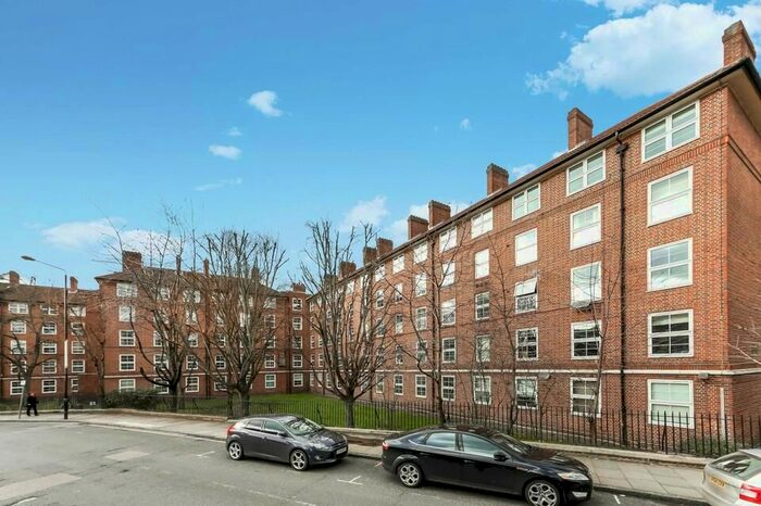 2 Bedroom Flat To Rent In St. Katharines Way, London, E1W