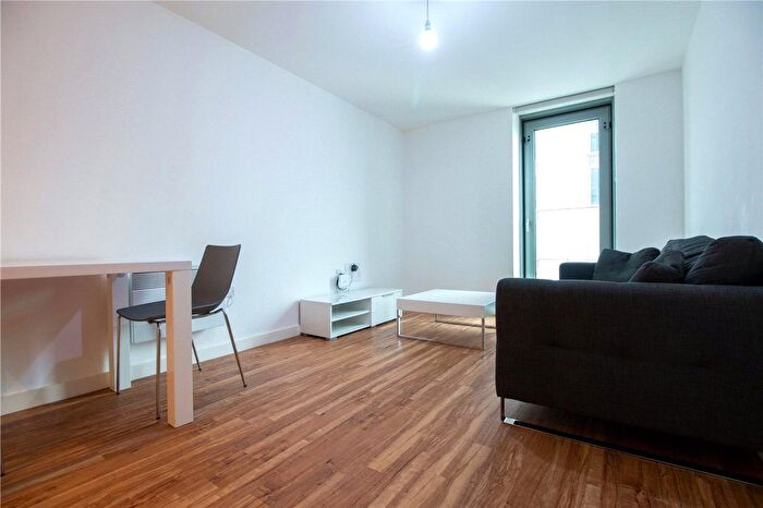 1 Bedroom Flat To Rent In Michigan Point Tower B, Michigan Avenue, M50