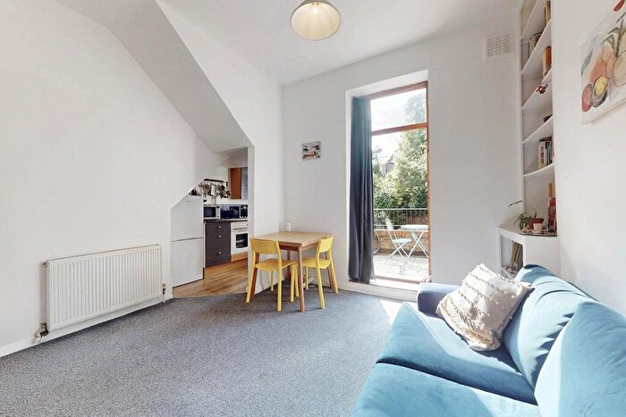 1 Bedroom Flat To Rent In Woodstock Road, Stroud Green, N4
