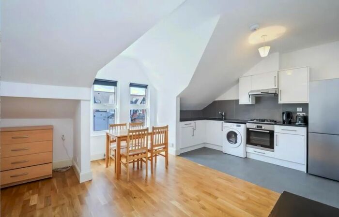 1 Bedroom Flat To Rent In Nemoure Road, London, W3