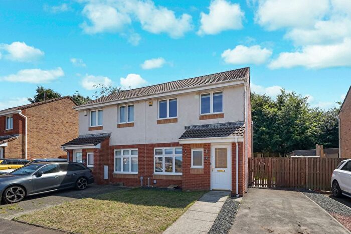 3 Bedroom Semi-Detached House For Sale In Howe Drive, Blackwood, Lanark, ML11