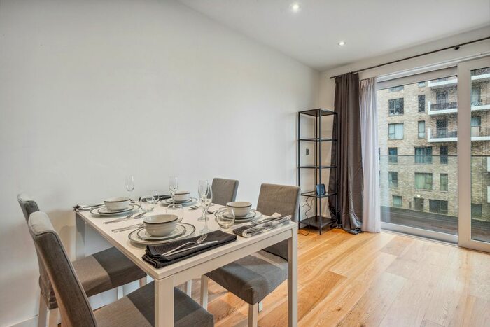 2 Bedroom Flat To Rent In Short Let, All Bills Included, Halliford Street, N1