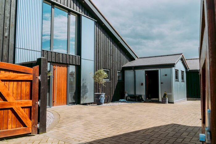 4 Bedroom Barn Conversion For Sale In Stretton Road, Great Glen, LE8