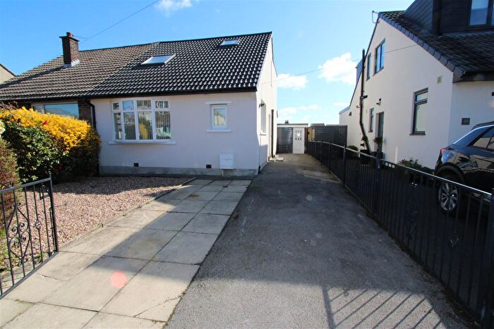 3 Bedroom Semi Detached House To Rent In Daleson Close, Halifax, HX3