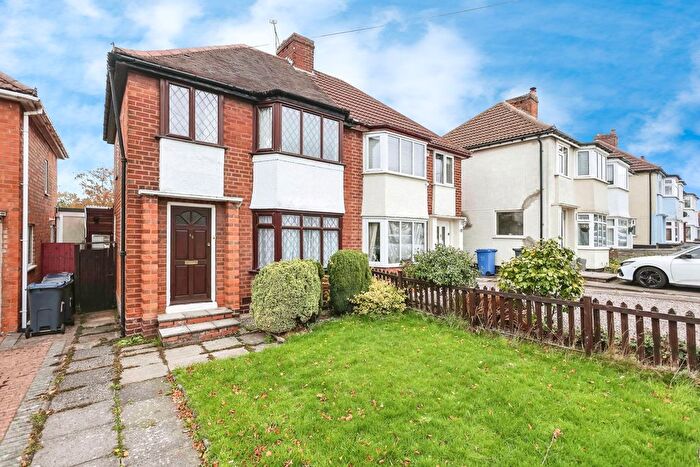 3 Bedroom Semi-detached House For Sale In Woolacombe Lodge Road, Birmingham, West Midlands, B29