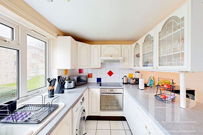 2 Bedroom Flat To Rent In Caburn Court, Crawley, RH11