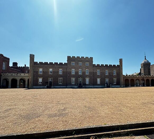 2 Bedroom Apartment To Rent In Woolwich, SE18