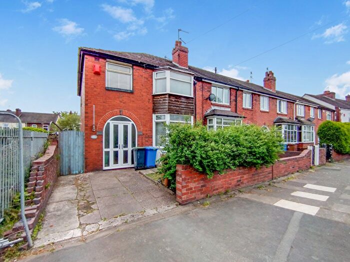 3 Bedroom Semi-Detached House For Sale In Longport Road, Stoke-On-Trent, ST6