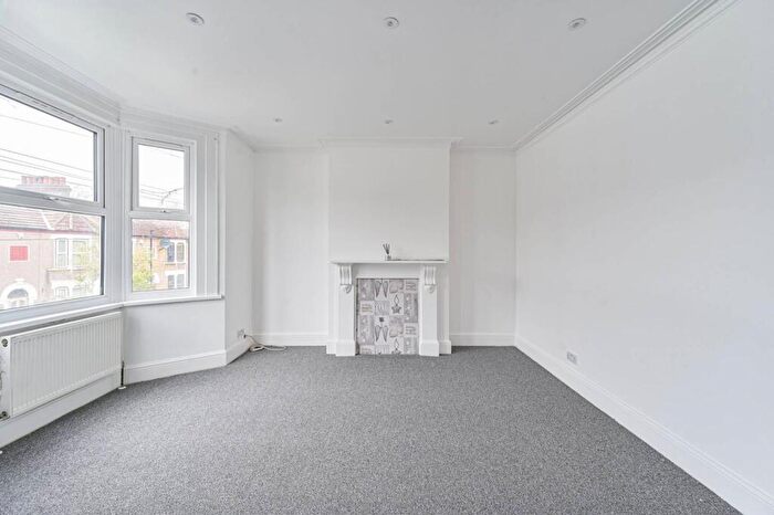 2 Bedroom Detached House To Rent In Silvermere Road, Catford, London, SE6