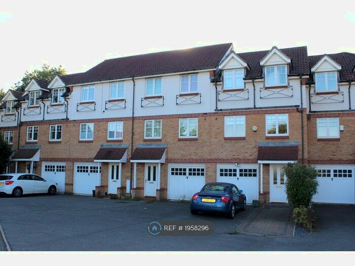 3 Bedroom Terraced House To Rent In Lantern Way, West Drayton, UB7