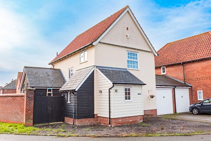3 Bedroom Link Detached House For Sale In Oaklands, Glemsford, CO10