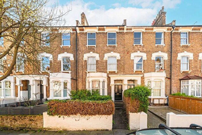 2 Bedroom Flat For Sale In Ferntower Road, Highbury, N5
