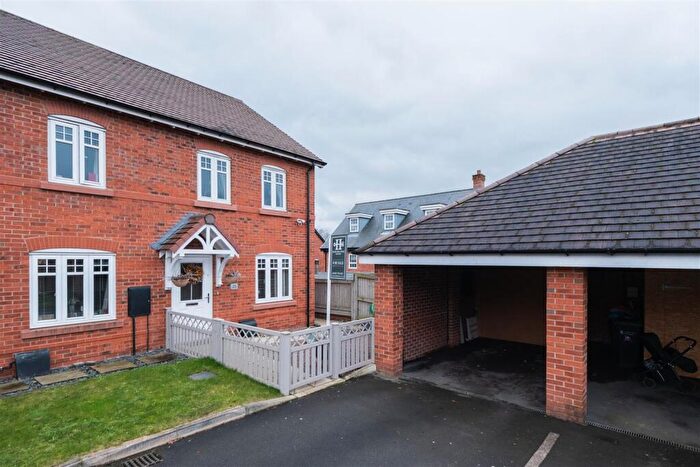 3 Bedroom Semi Detached House For Sale In Hazelhurst Way, Tarporley, CW6