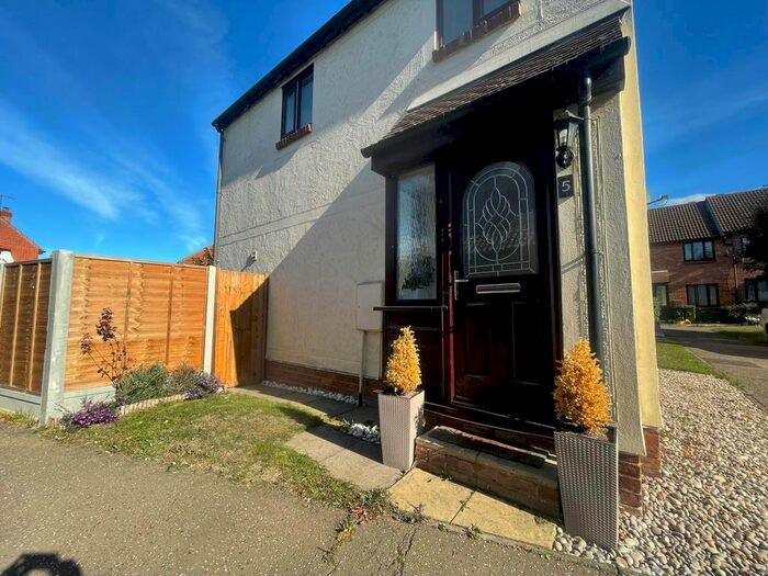 2 Bedroom Property To Rent In Feering, Colchester, Essex, CO5