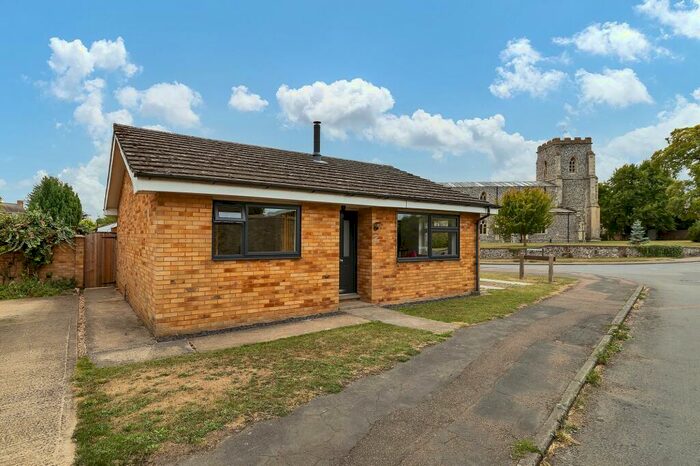 2 Bedroom Detached Bungalow For Sale In Abington Road, Litlington, SG8