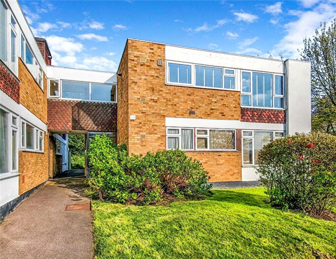 2 Bedroom Apartment To Rent In Radford Court, Billericay, Essex, CM12