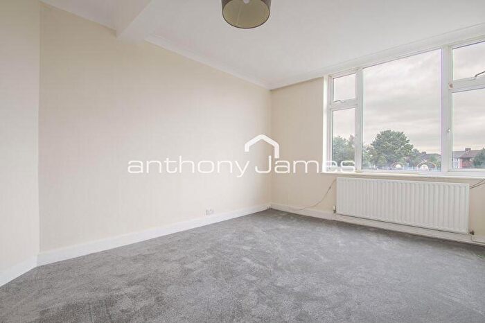 3 Bedroom Maisonette To Rent In Falconwood Parade, Welling, Kent, DA16