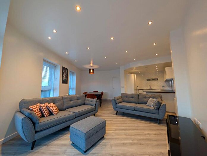 2 Bedroom Penthouse To Rent In Bell Barn Road, Birmingham, B15