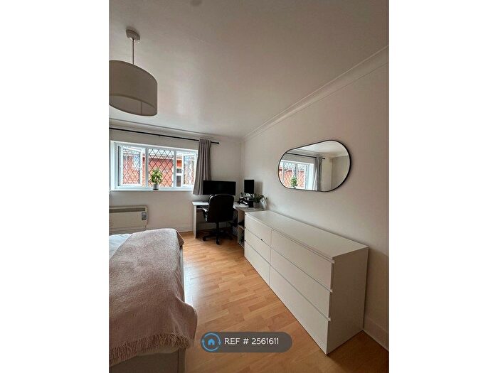 1 Bedroom Flat To Rent In Welbeck Court, Southampton, SO17