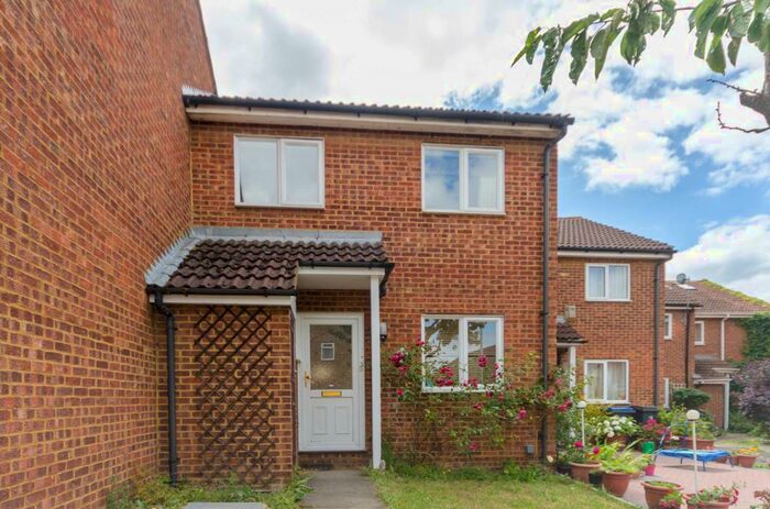 4 Bedroom Terraced House To Rent In St Georges Gardens, Surbiton, KT6