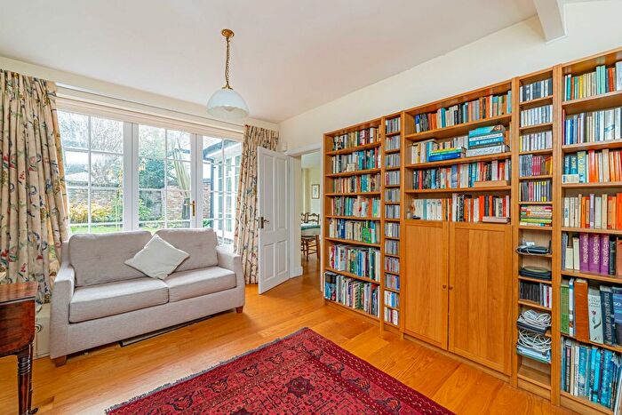 3 Bedroom Detached House For Sale In Orleans Road, Twickenham, TW1