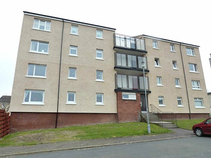2 Bedroom Flat To Rent In Roxburgh Avenue, Greenock, PA15